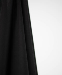 Medina Silk Hijab Black – luxuriöser Hijab in edlem Schwarz