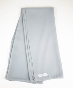 Medina Silk Hijab Silver – stilvoller & atmungsaktiver Hijab für besondere Anlässe