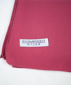 Hochwertiger Medina Silk Hijab Berry – blickdichter & eleganter Stoff