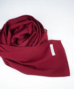Chiffon Hijab Bordeau – eleganter dunkelroter Hijab mit fließendem Stoff